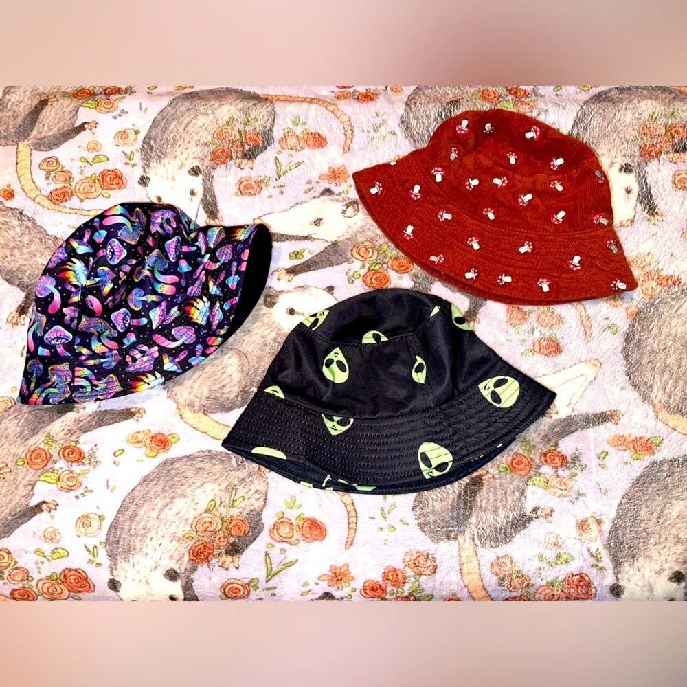 3 BUCKET HATS!🍄👽💖